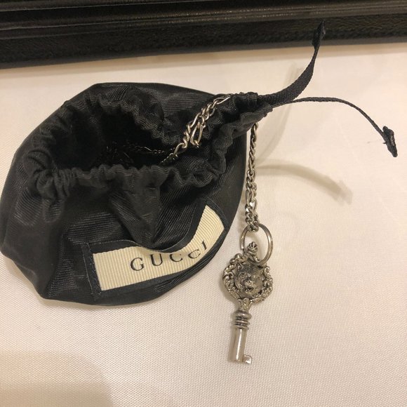 * ULTRA RARE * Gucci Hand Painted Padlock Clutch in Black - Picture 14 of 14